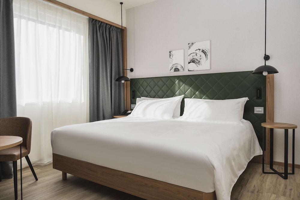 Junior Suite, 1 King Bed, Terrace - Photo 12