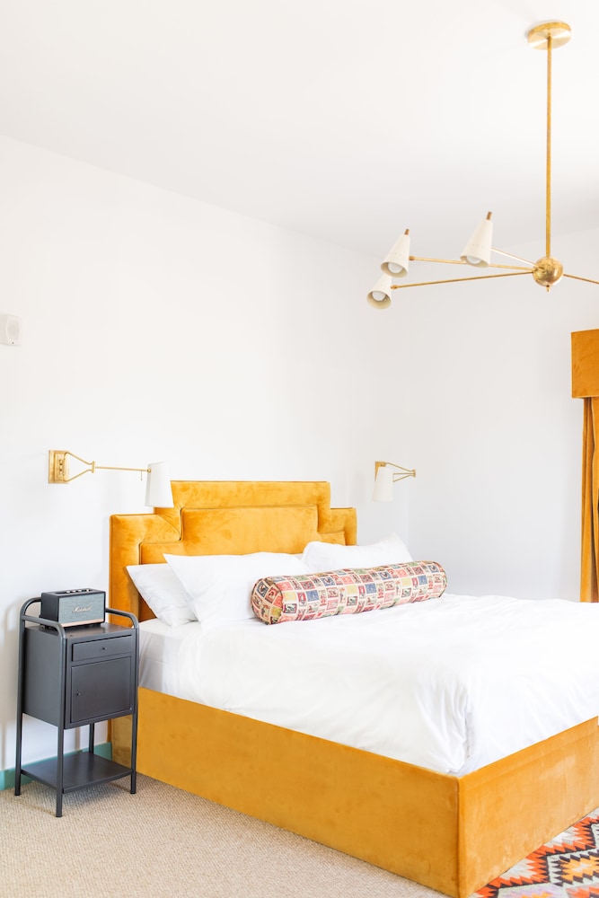 Classic Room, 1 King Bed (8 - Historic) - Photo 2