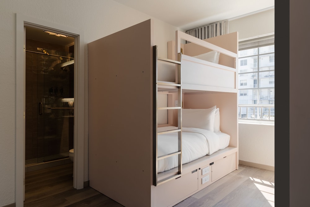 Quadruple Room, Multiple Beds