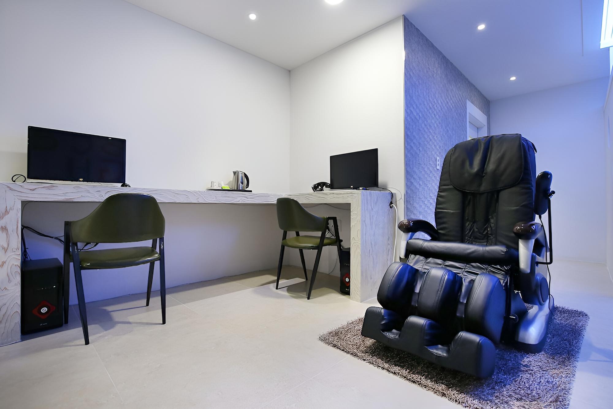 Room (VIP) - Photo 12