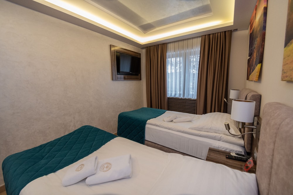Economy Double Room photo 3