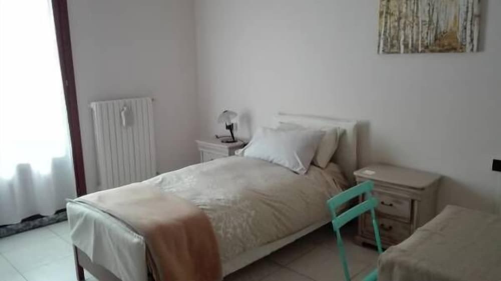 Deluxe Single Room, Shared Bathroom