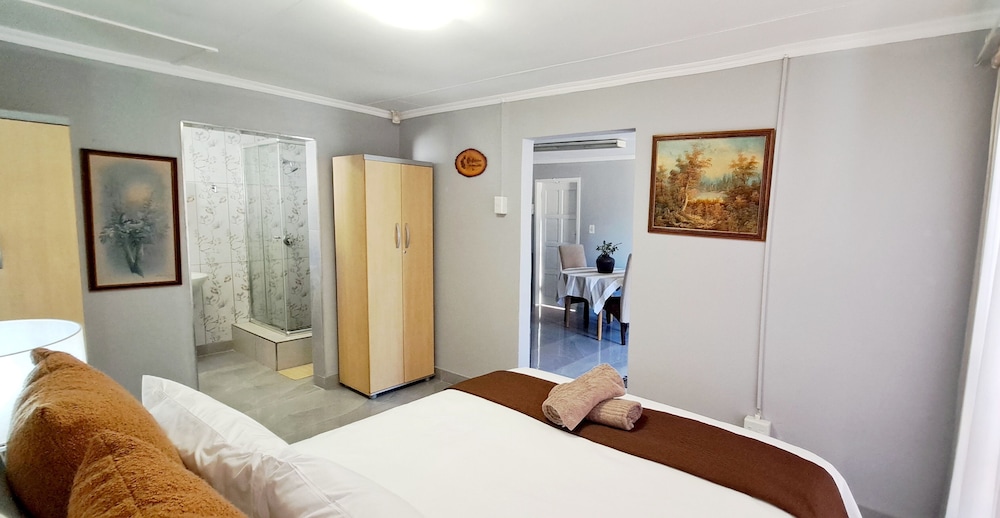 Luxury Apartment photo 3
