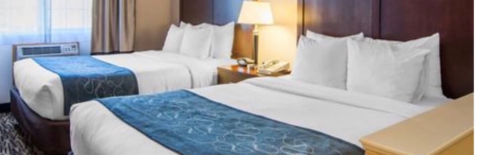 Suite, Multiple Beds, Non Smoking - Photo 1
