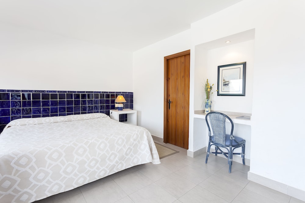 Double or Twin Room (2Adults+1Child-Annex OR Main Building) photo 2
