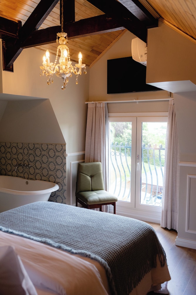 Deluxe Double Room, City View - Photo 27