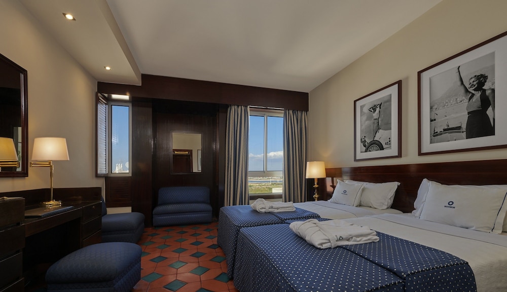 Twin Room, City View - Photo 6