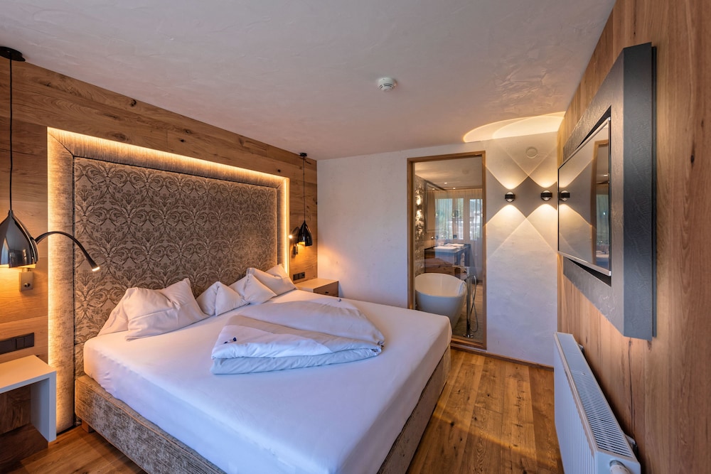 Deluxe Room, 2 Bedrooms, Balcony, Valley View photo 3