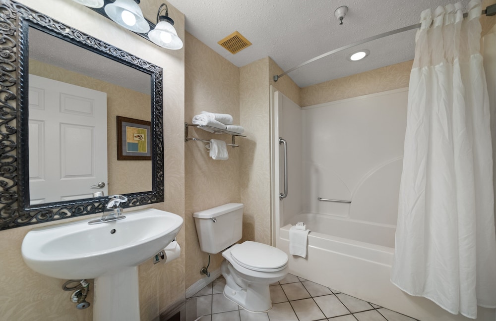 Suite, 1 Bedroom, Accessible (Communications, Mobility, Access Tub) photo 2