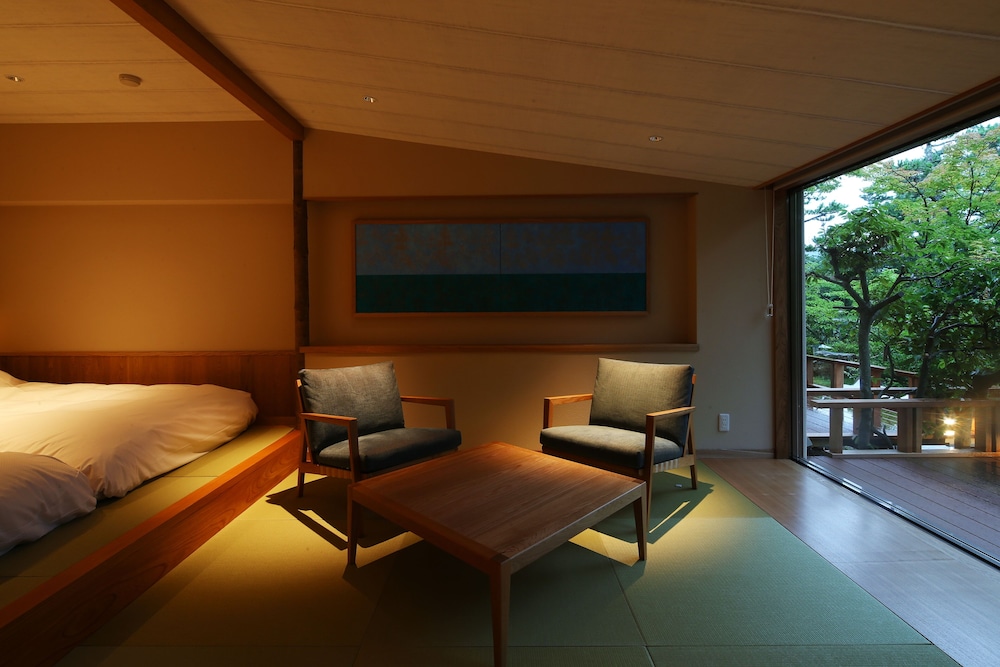 Japanese Modern Room with Terrace photo 3