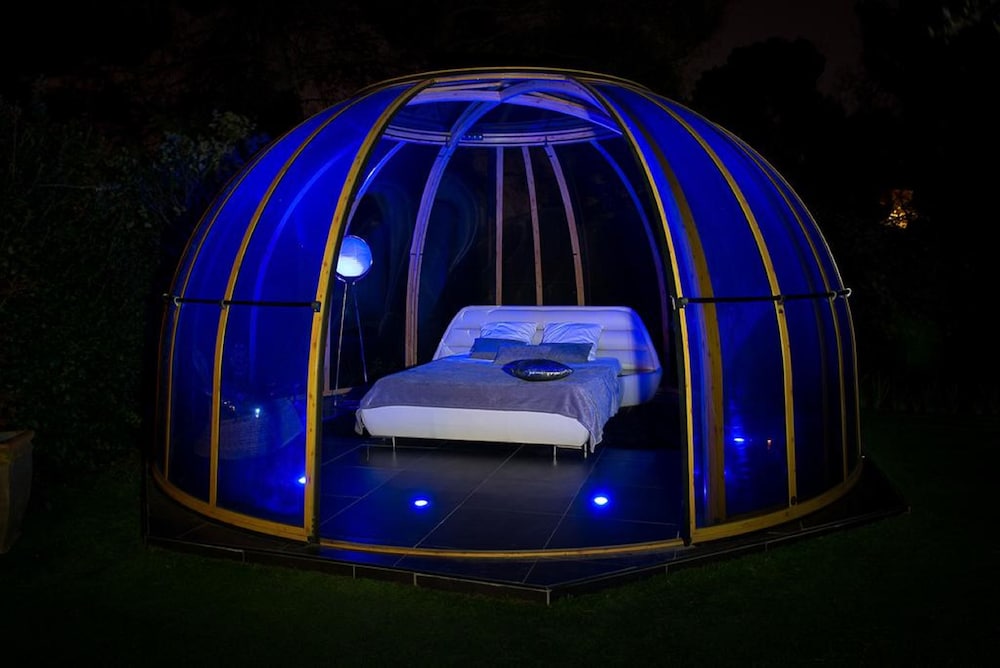 Double Room (Open Sky)