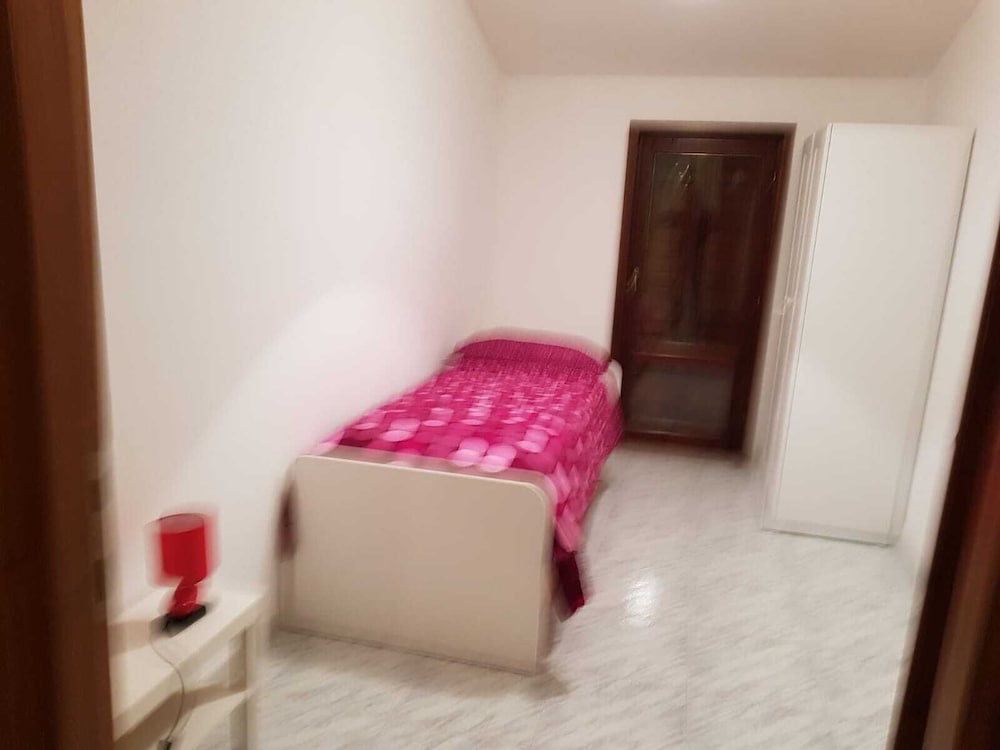 Standard Twin Room, Shared Bathroom photo 1