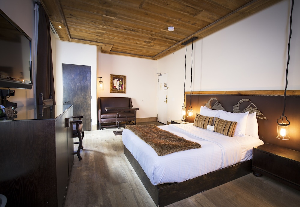 Casa Surf Room