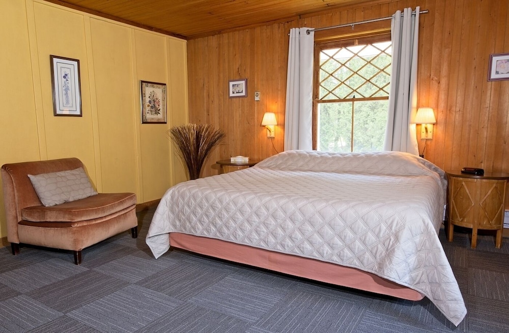 Traditional Room, 1 King Bed (Rustique)