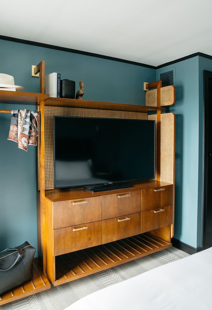 Room, 1 King Bed (Atelier) - Photo 3