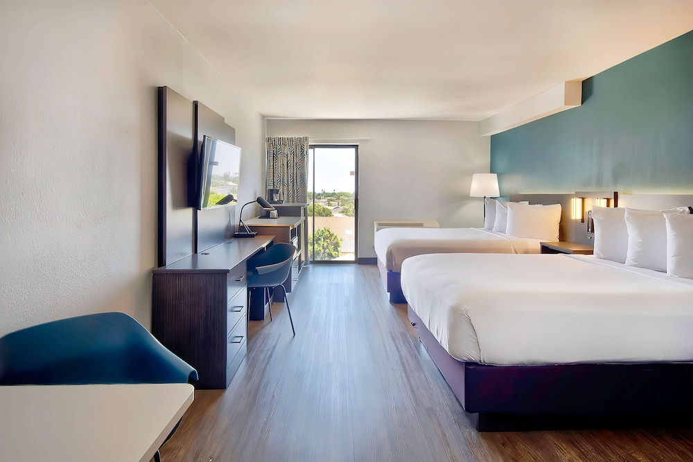 Standard Room, 2 Queen Beds, Accessible, Smoking - Photo 1