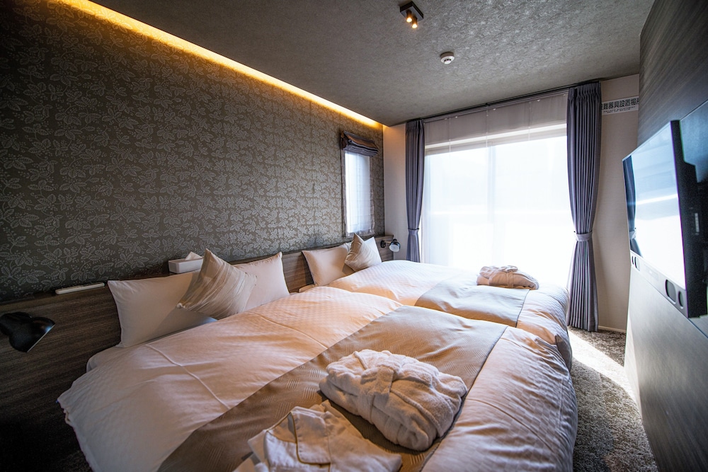 Quad Double Bed Suite - Photo 4