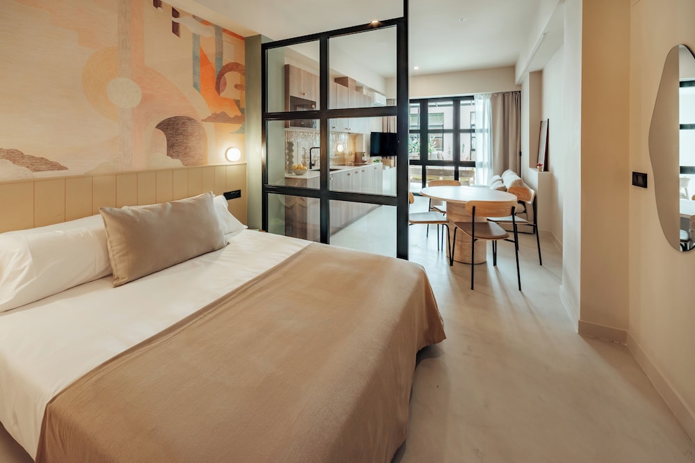Superior Apartment, Courtyard View (Loft 6)