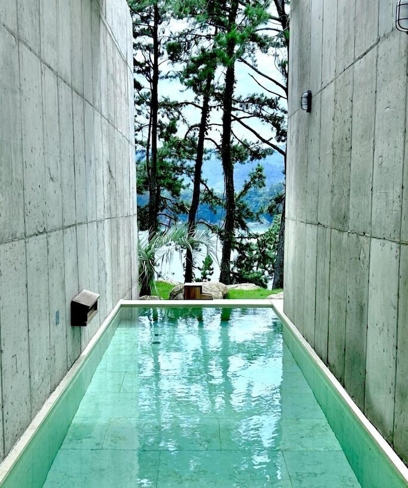 Design Double Room, Private Pool, Ocean View (502) photo 3