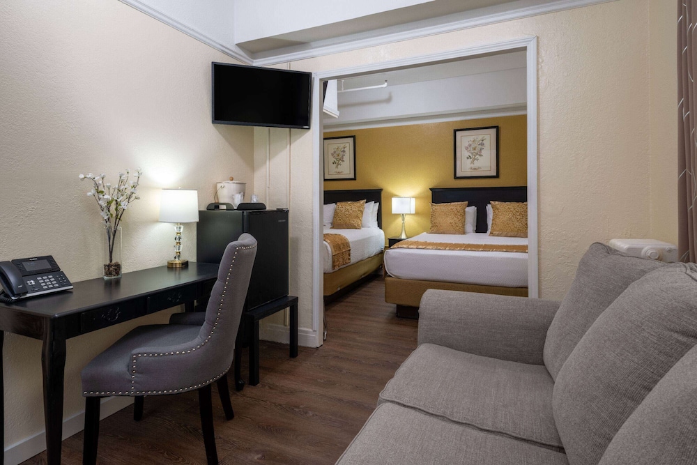 Studio Suite, 2 Queen Beds, Non Smoking - Photo 1