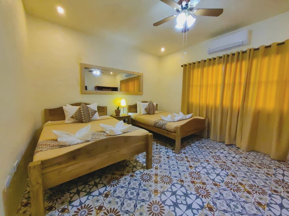 Family Room, 2 Double Beds photo 1