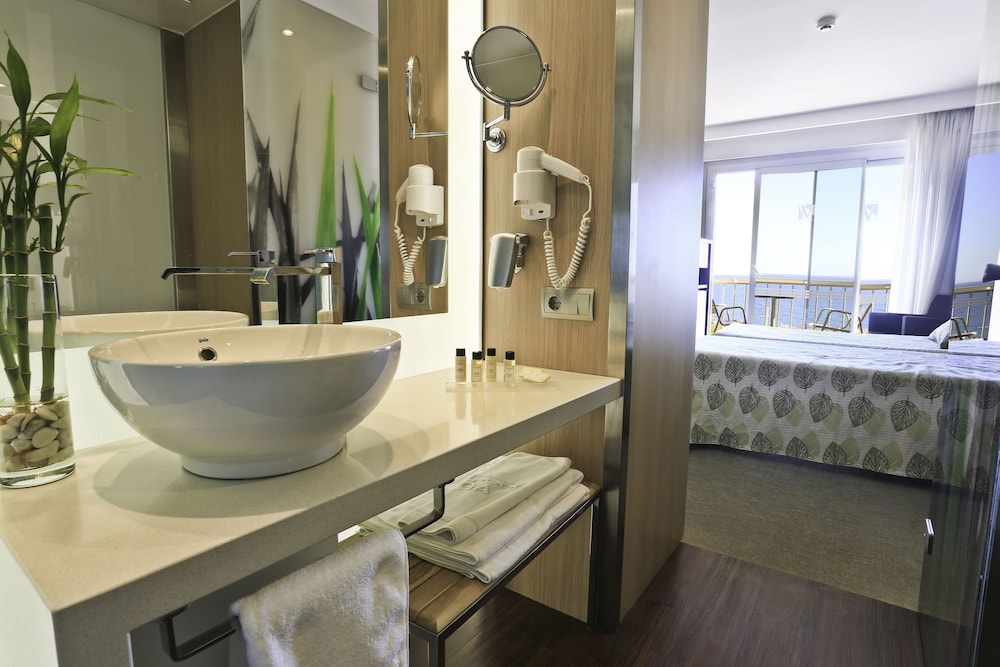 Triple Room, Pool View photo 2