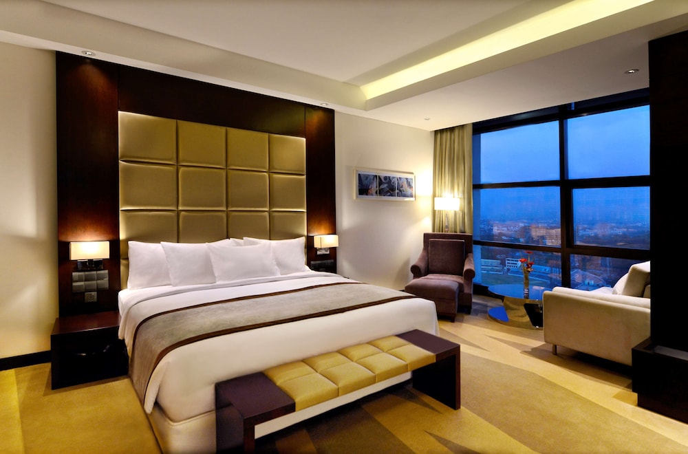 Executive Suite photo 3
