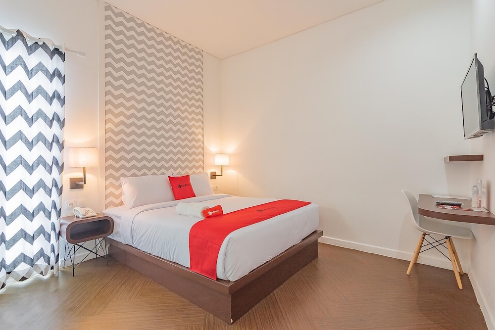 Deluxe Room (Reddoorz) - Photo 3