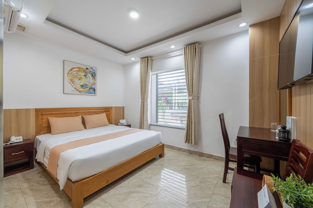 Deluxe Double Room, City View