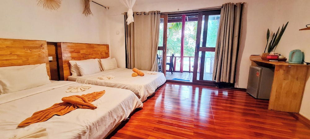 Basic Bungalow, Sea View photo 1