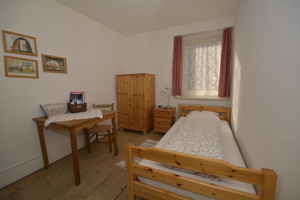 Single Room, Shared Bathroom