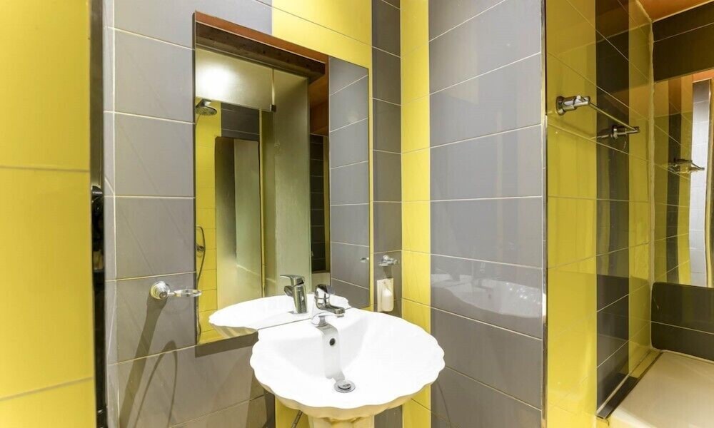 Standard Double Room - Photo 7