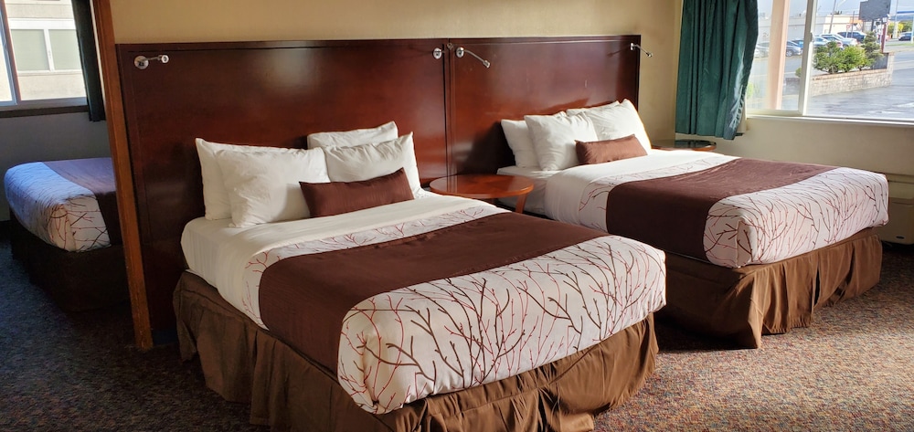 Family Room, Multiple Beds, Non Smoking photo 3
