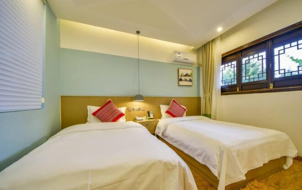 Superior Twin Room(Chinese Domestic Guest Only) photo 2