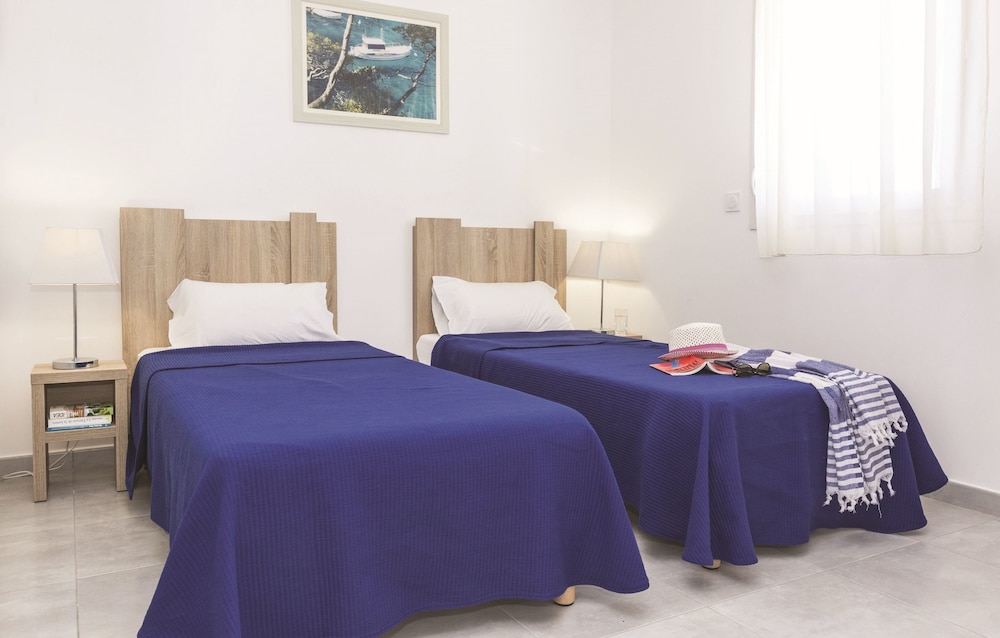 Apartment (4 People)