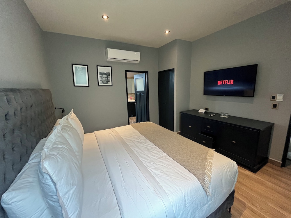 Deluxe King Size photo 1