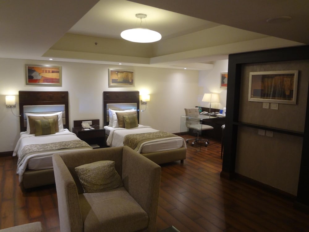Executive Suite, 1 Queen Bed (Suite Room) photo 2