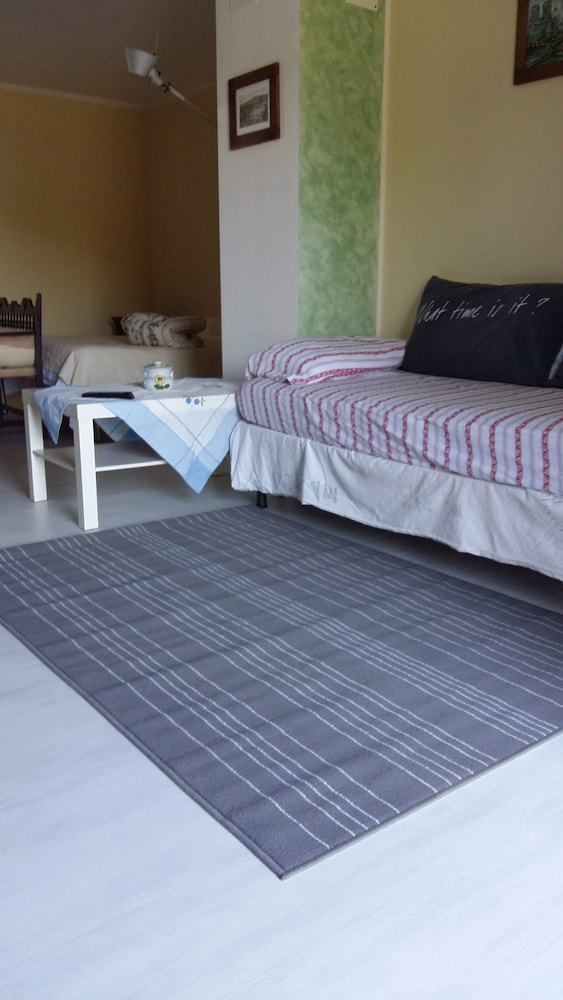 Double Room (private entrance) photo 3