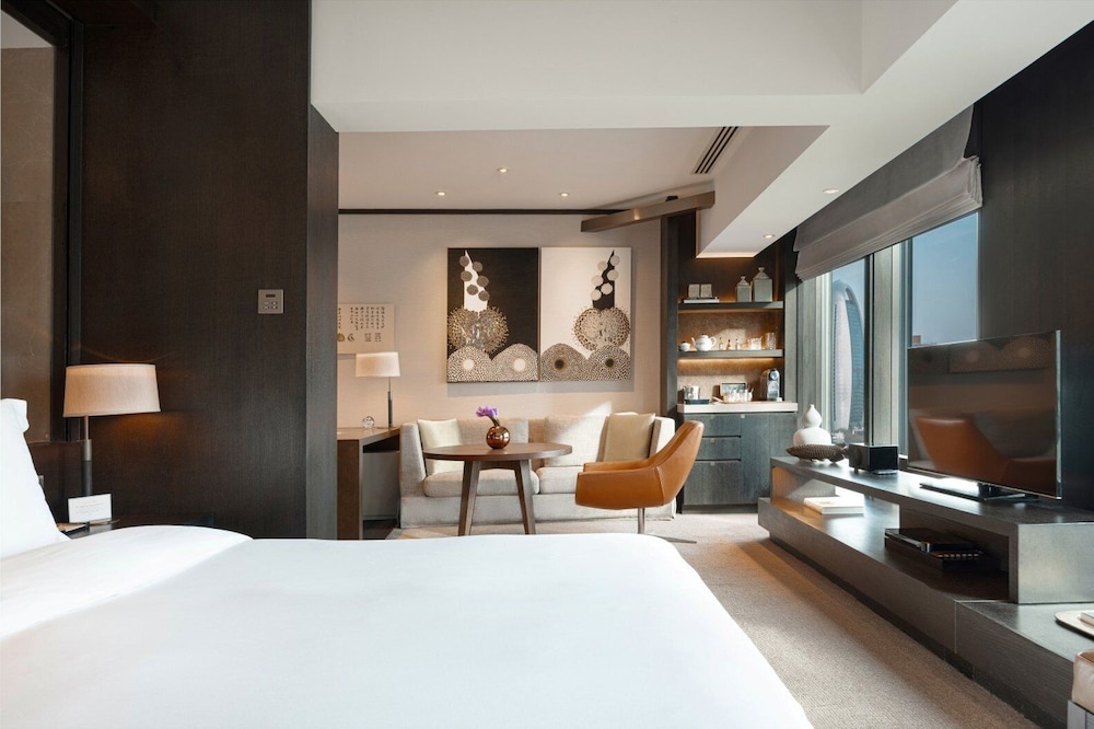 CBD View Two-bedroom City Mansion