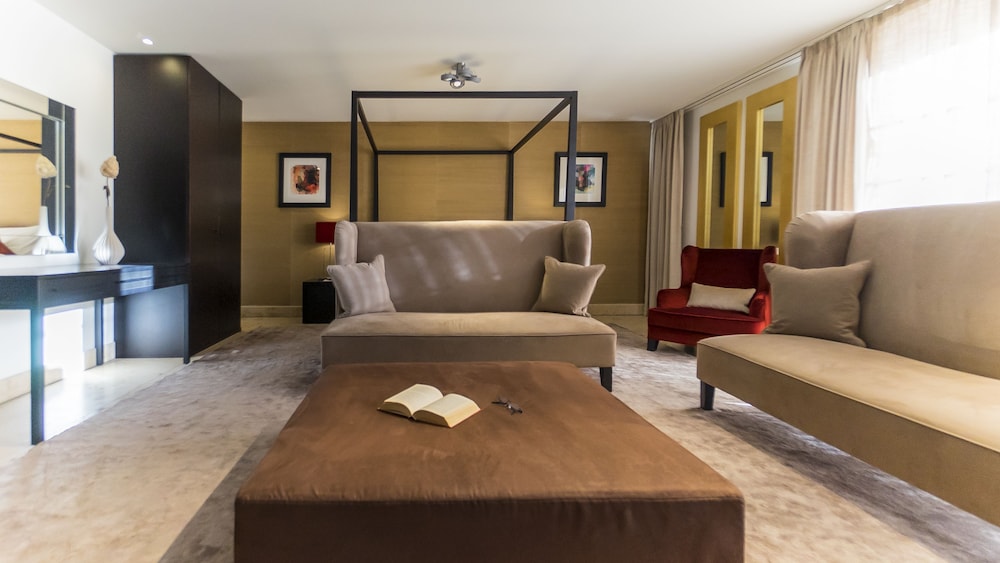 Superior Suite, 3 Bedrooms, Balcony, Mountain View (Eiger) photo 2
