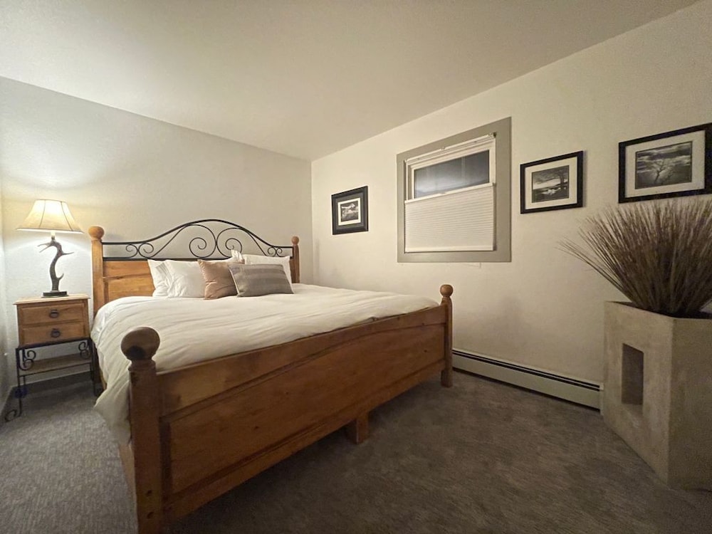 House, Multiple Bedrooms, Kitchen photo 2