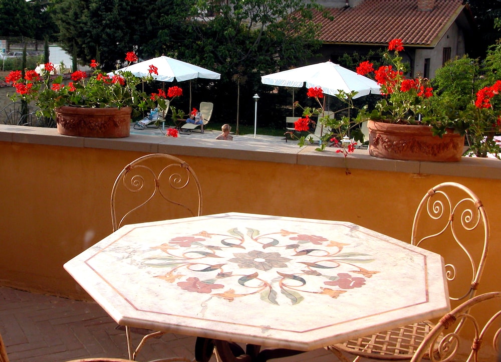 Superior Triple Room, Garden Area photo 3