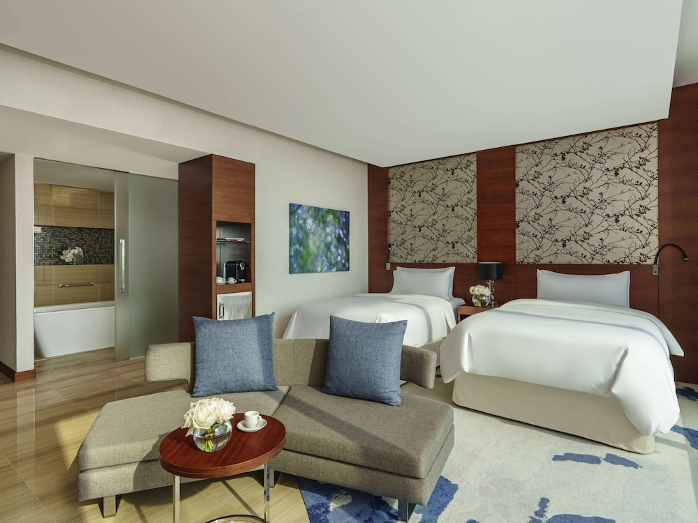 Fairmont 2 Queens photo 2
