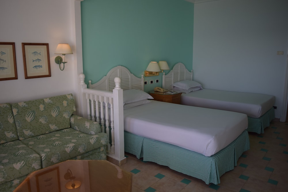 Standard Room, 2 Twin Beds, Balcony, Garden View