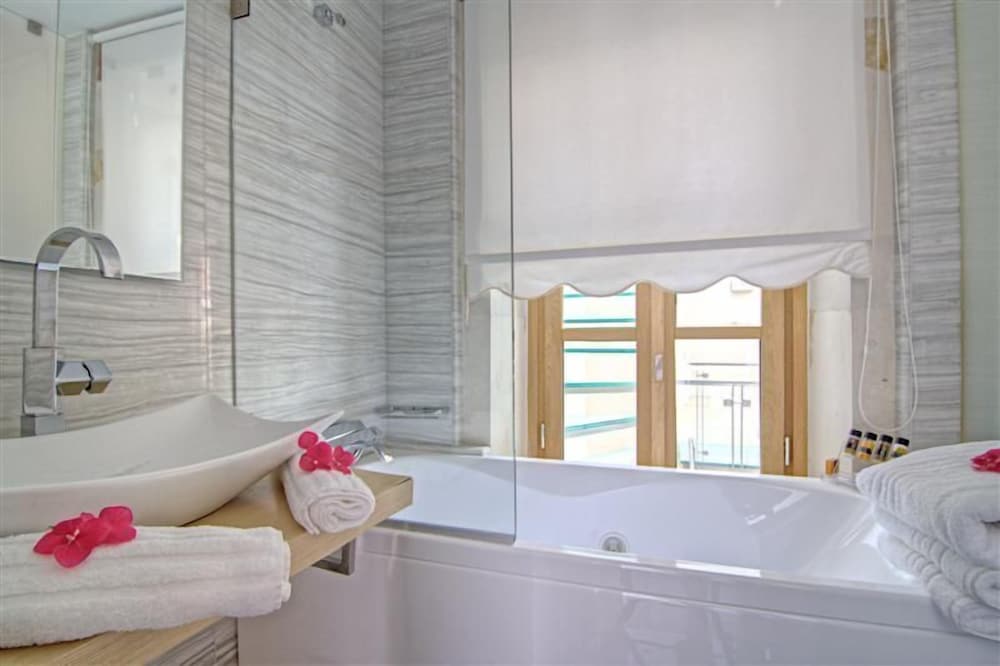 Luxury Room photo 2