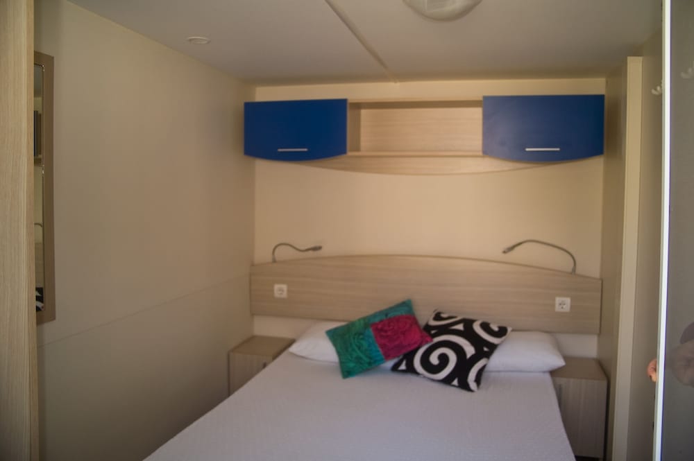 Classic Mobile Home, 2 Bedrooms photo 1