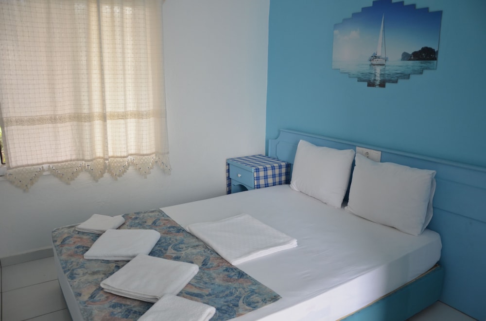 Standard Double or Twin Room photo 1