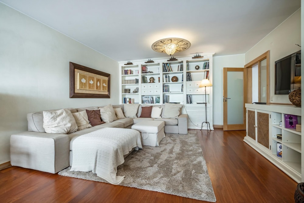 Apartment photo 1