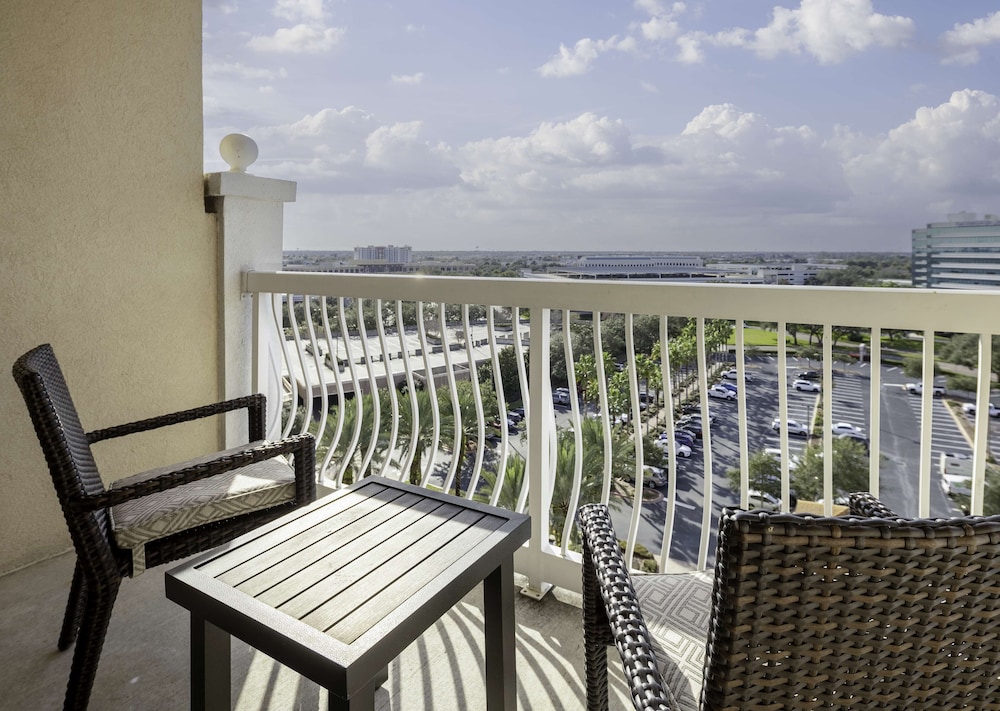 Room, 1 King Bed, Accessible, Balcony - Photo 2