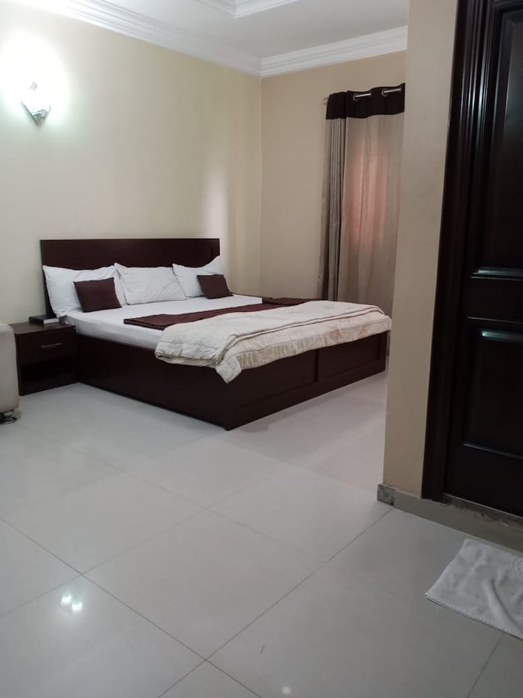 Classic Room - Photo 6